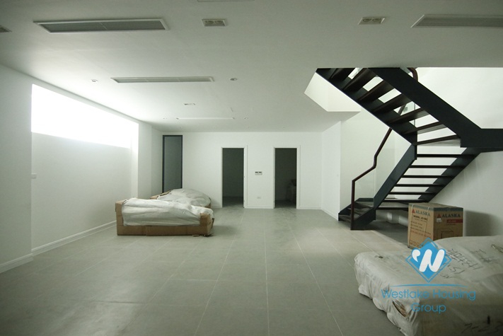 A gorgeous villa in Vinhome Riverside Long Bien for rent